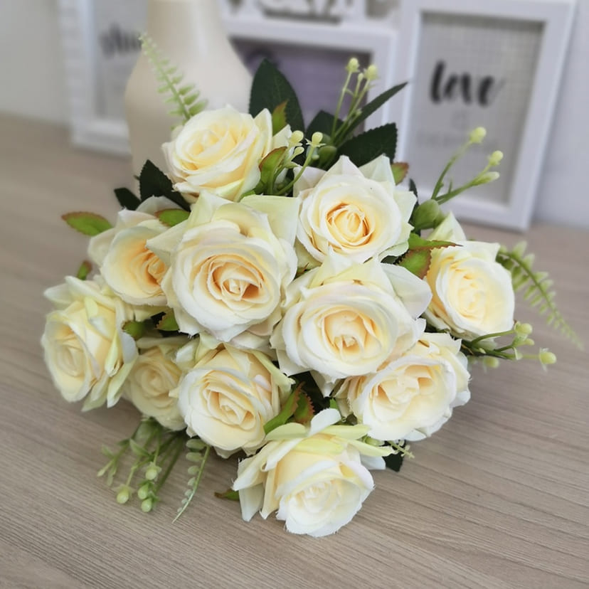 Искусственные цветы в Нижнекамске | Цветы искусственные «Розы острые», молочно-персиковые, букет