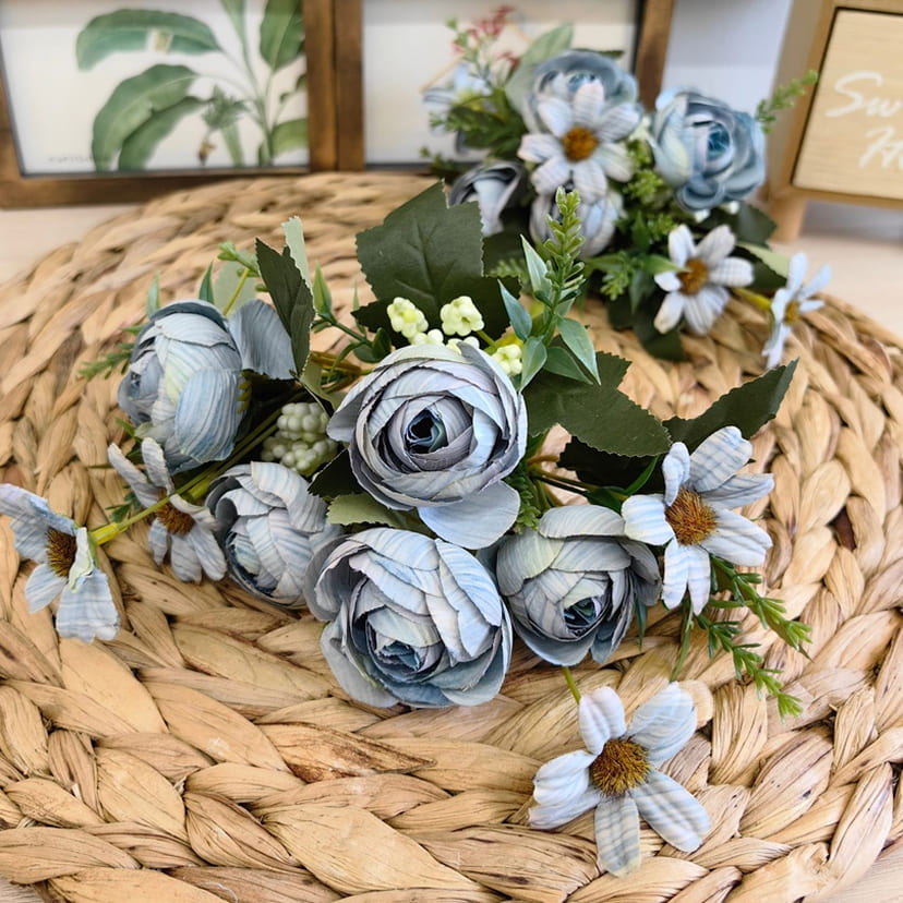 Искусственные цветы в Нижнекамске | Цветы искусственные «Камелии с мелкоцветом», голубые, букет